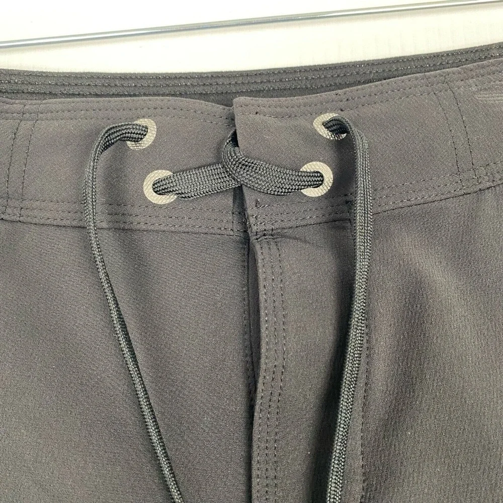 The North Face Mens Size 32 Shorts Black Pockets Adjustable‎ Waist Low Rise